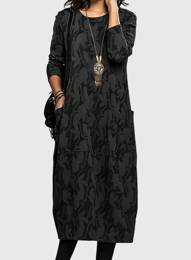 Victoria | Chic Round-Neck Dress for Any Occasion