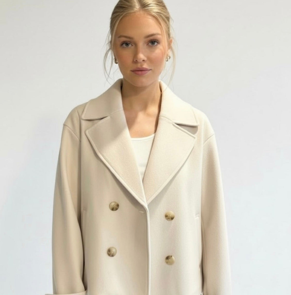 Women's Cropped Trench Coat | Double-Breasted & Structured Shoulders