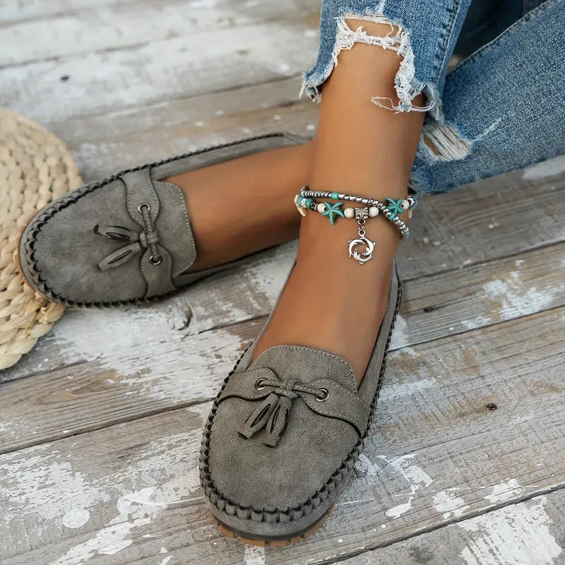 Reagan – Chic Bow Loafers for Any Occasion