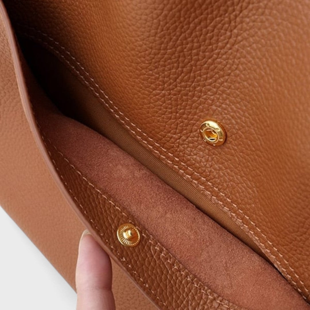 Katalynnah | Chic Tote for Every Occasion