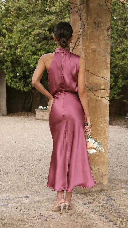 Chic Halter Midi Dress – Flowing Silhouette for Any Occasion
