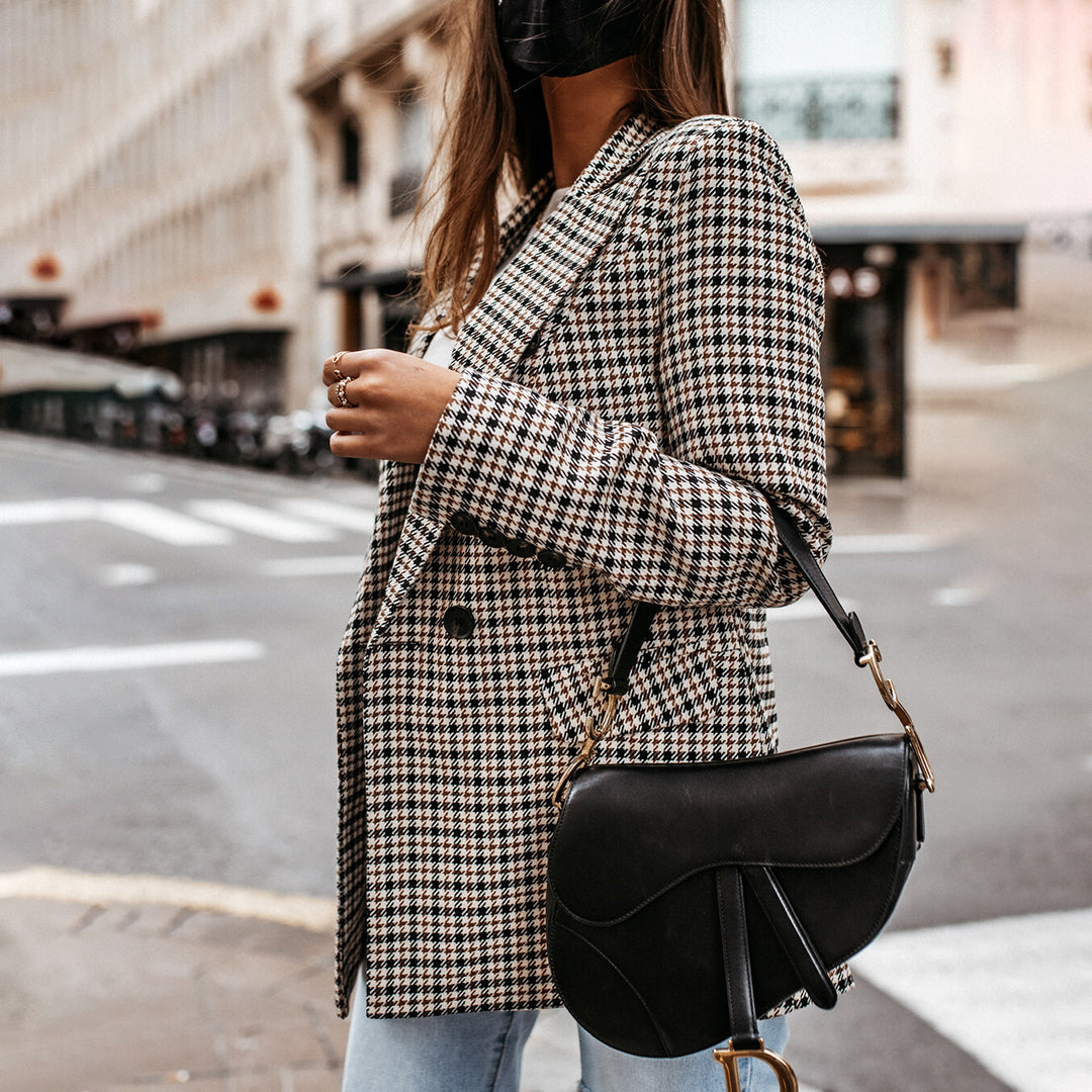 Chic Women's Blazer for Any Occasion