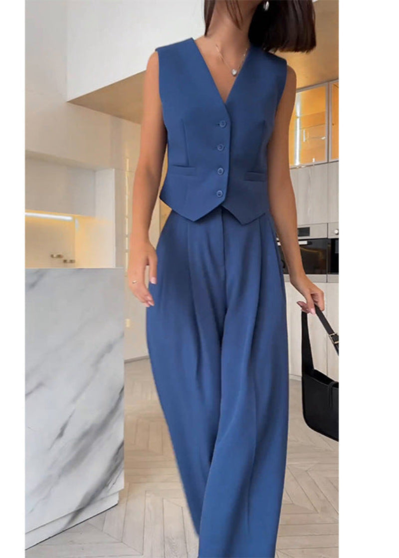 Elegant Sleeveless Blazer Set for Women 6