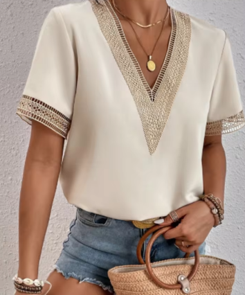 INES | Blouse with delicate lace 0