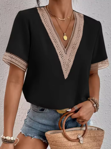 INES | Blouse with delicate lace 1