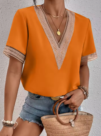 INES | Blouse with delicate lace 4