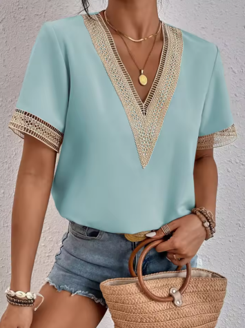 INES | Blouse with delicate lace 5