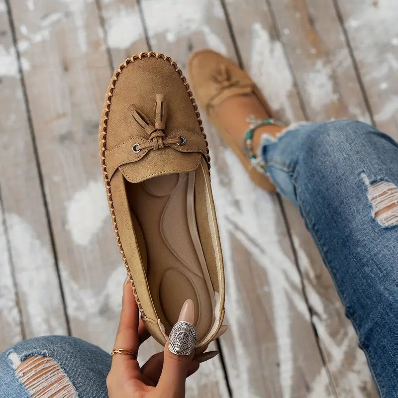 Reagan – Chic Bow Loafers for Any Occasion