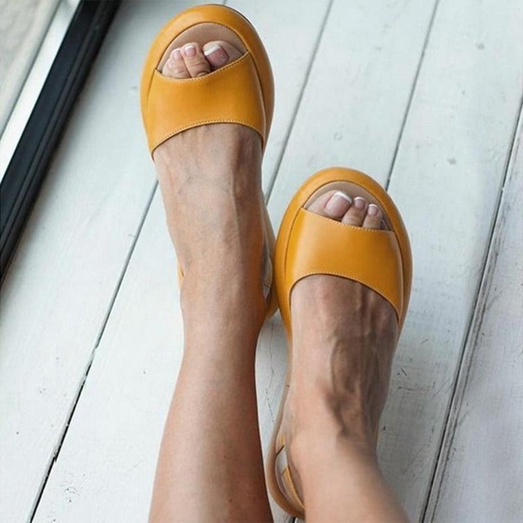 Stylish Women's Summer Sandals with Adjustable Straps for Any Occasion
