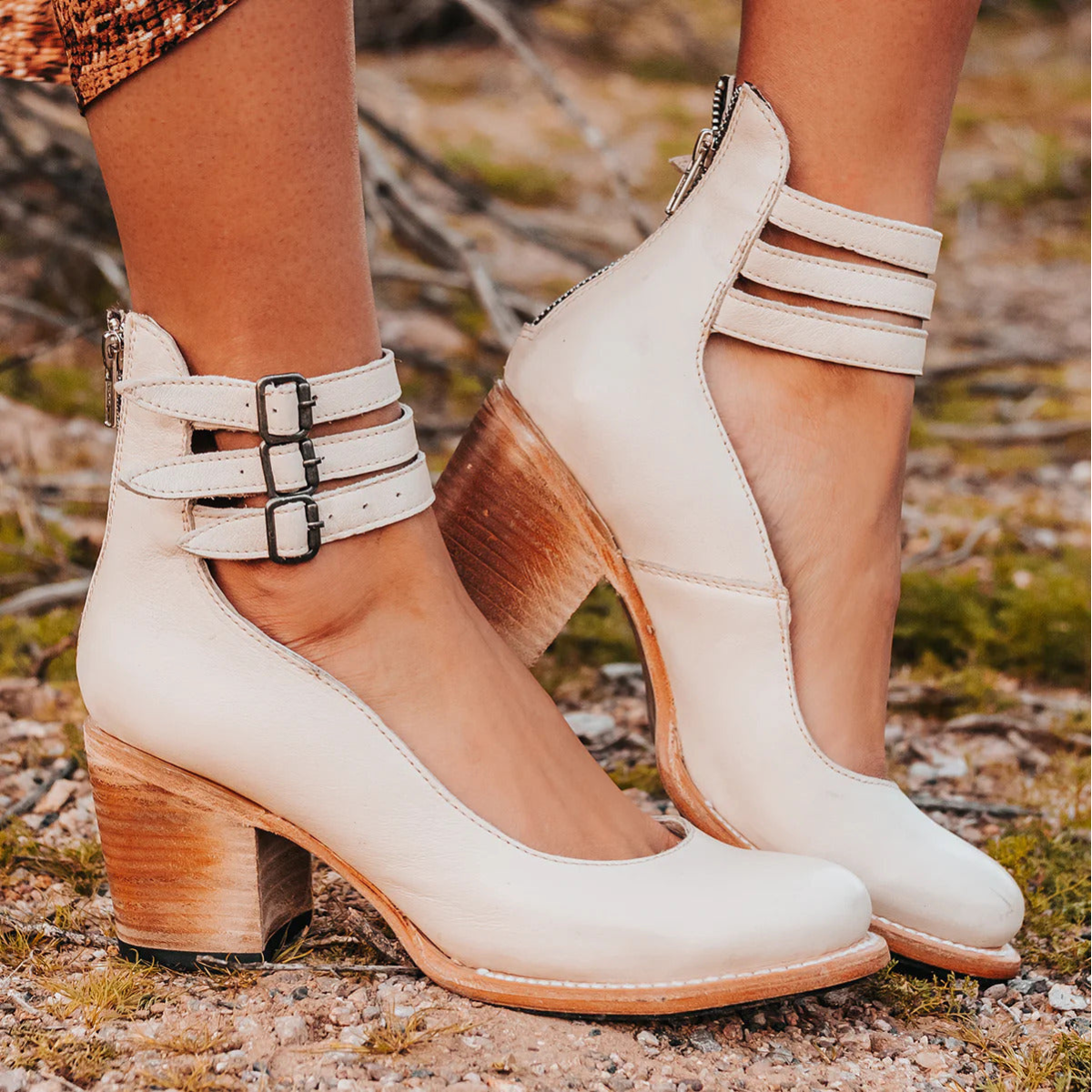 VINTAGE HEEL SANDALS 11