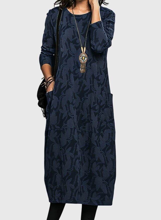 Victoria | Chic Round-Neck Dress for Any Occasion