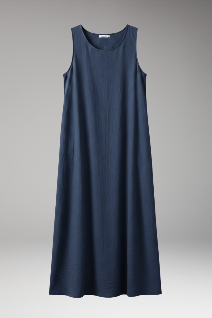 Women's Sleeveless Dress with Round Neckline and Practical Pockets 1