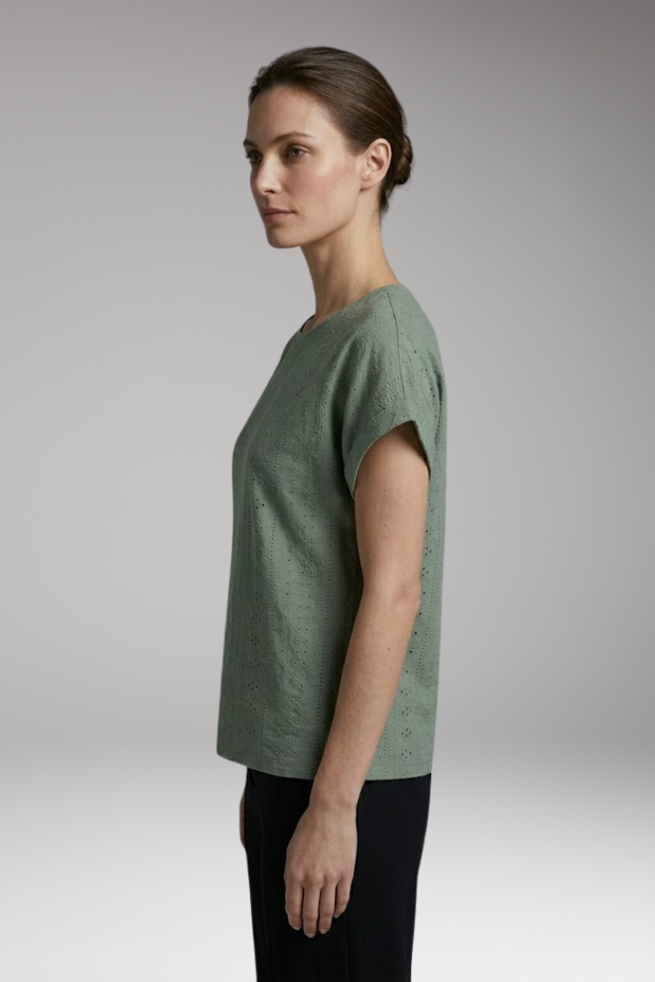 Women's Summer T-Shirt with Embroidered Texture and Loose Fit 2