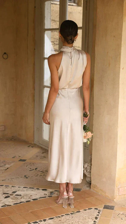 Chic Halter Midi Dress – Flowing Silhouette for Any Occasion