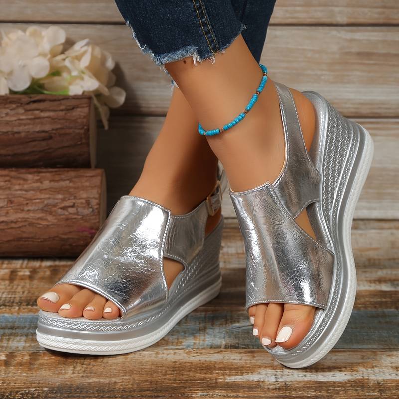 Chic Women’s Strap Sandals for Everyday Wear