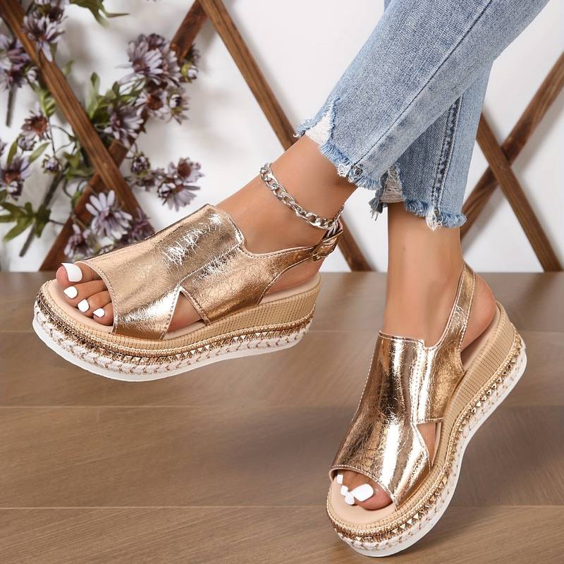 Chic Women’s Strap Sandals for Everyday Wear