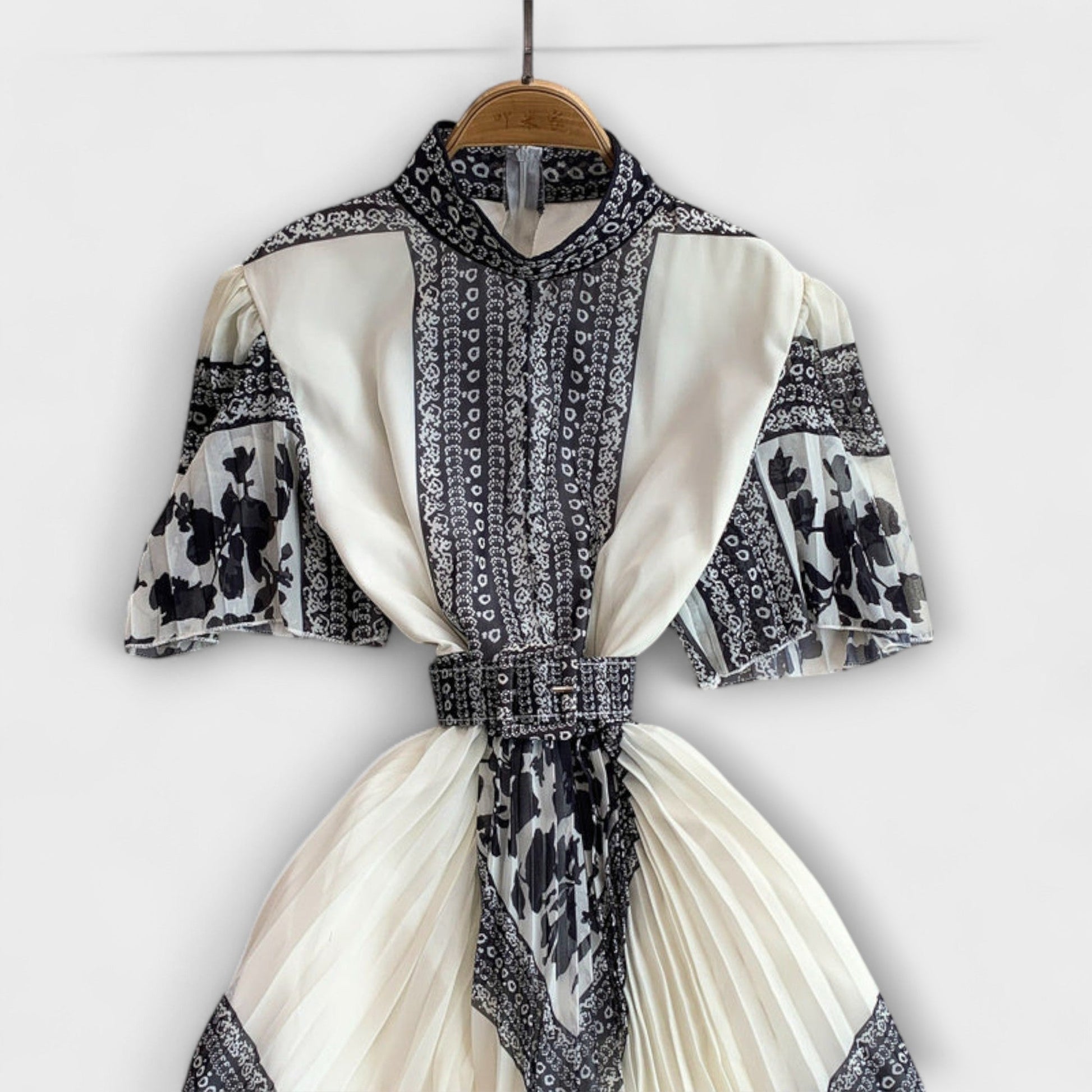 Delilah - Retro Chic Dress for Any Occasion