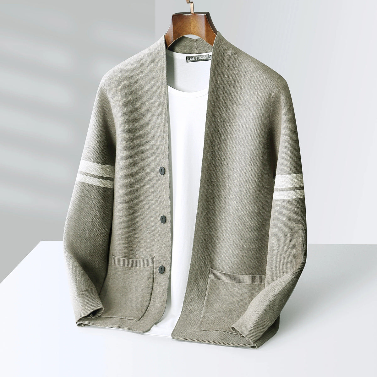 Men's Cardigan | Lightweight Warmth & Modern Design